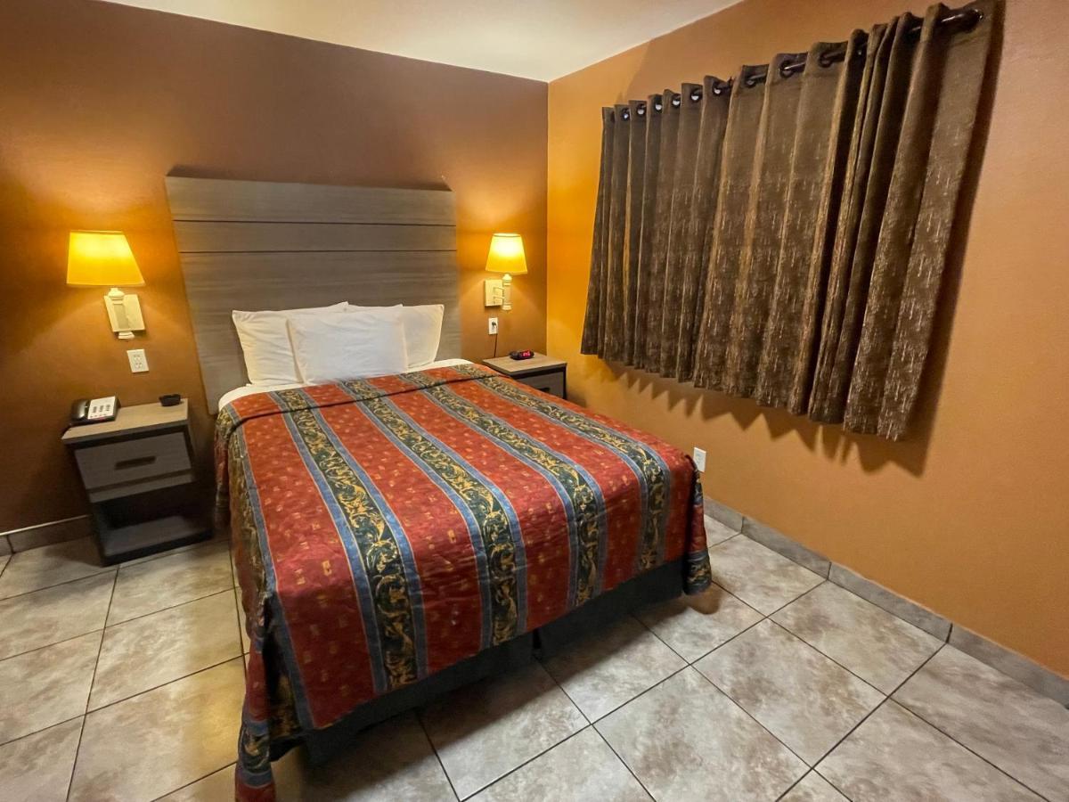 New Corral Motel Вікторвілл Екстер'єр фото